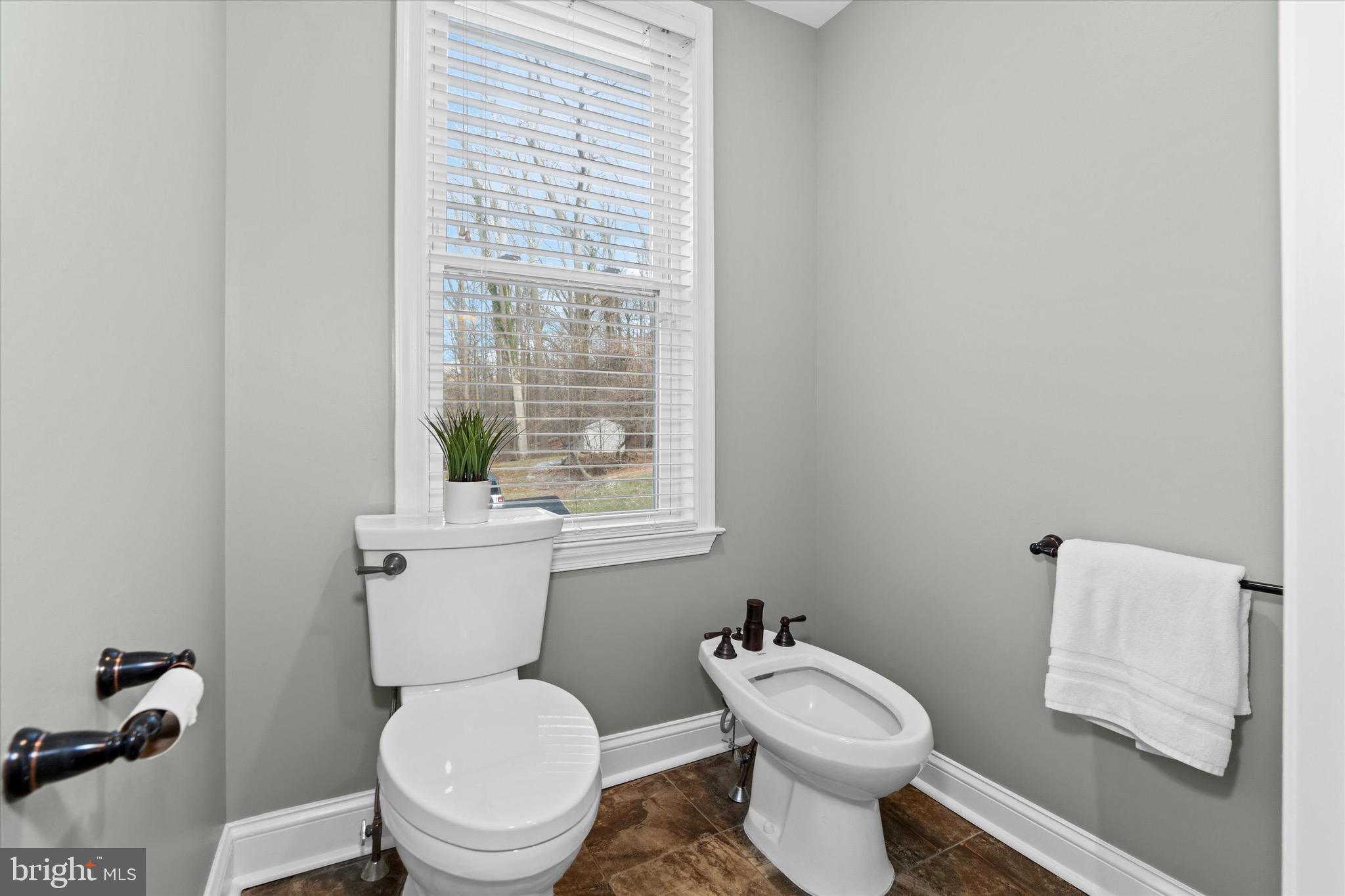 88 Locksley Road Glen Mills, PA 19342 - Photo 29 of 48 Primary Bath
