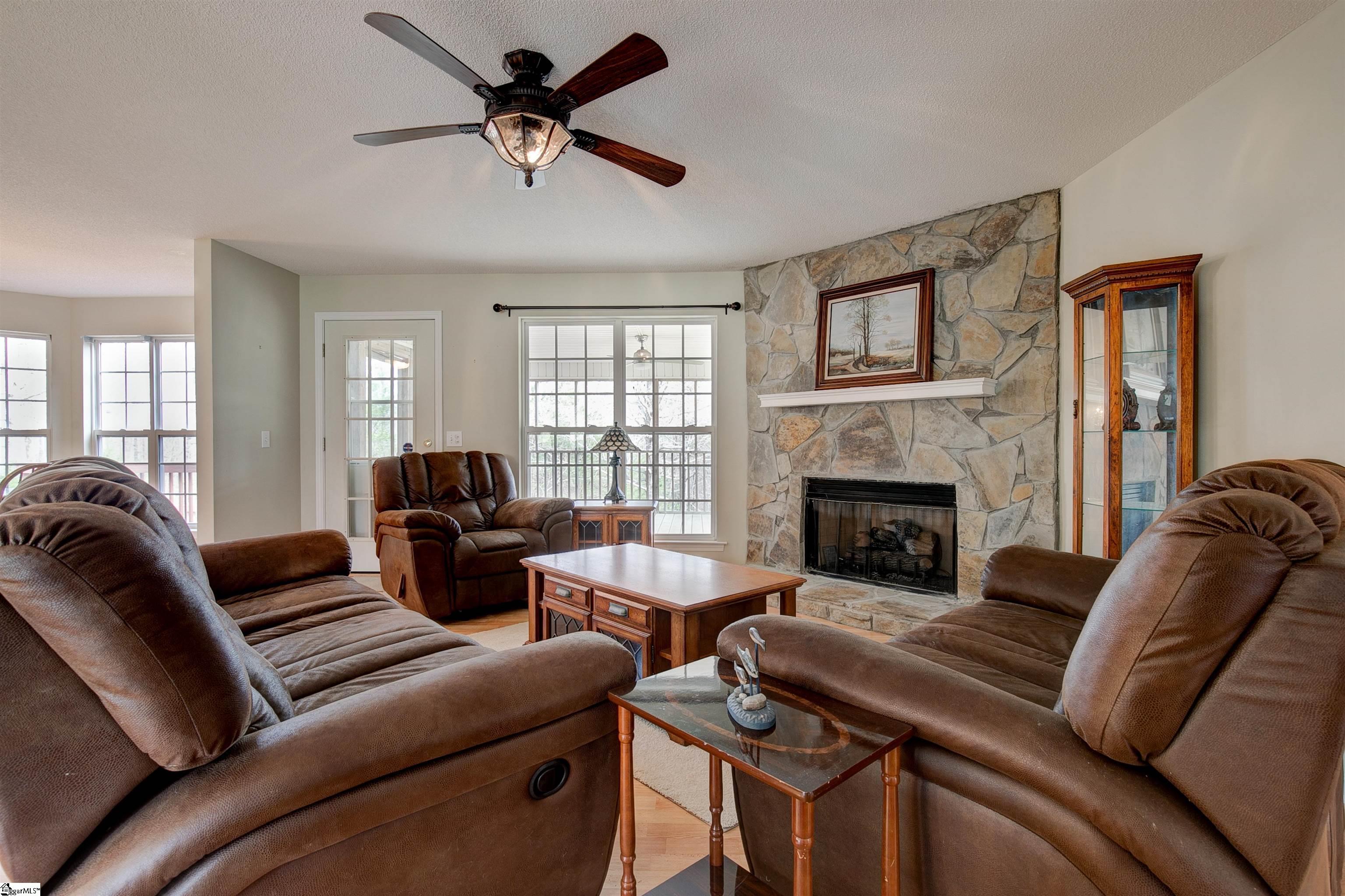 6502 Dobbins Bridge Road Anderson, SC 29626 - Photo 7 of 36 Gallery Image 7