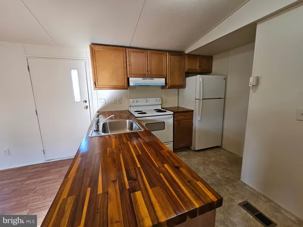 $1,300 | 13560 Lee Highway, Unit C, Washington, VA 22747