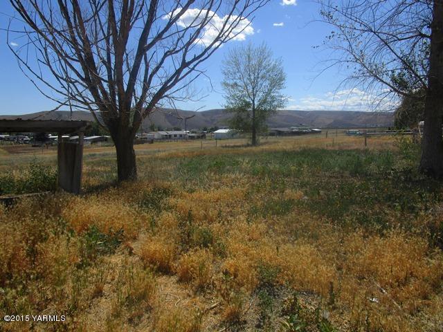 184 West Huntzinger Road Selah, WA 98942 - Photo 42 of 44 561-837253-yard 2
