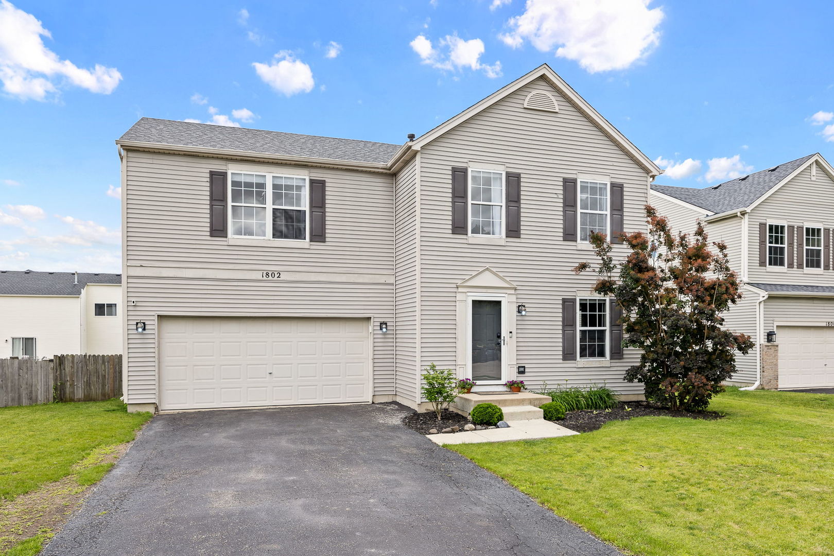 1802 Blue Ridge Drive Plainfield, IL 60586 - Photo 3 of 31
