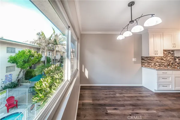 $379,900 | 5328 Newcastle Avenue, Unit 61, Encino, CA 91316