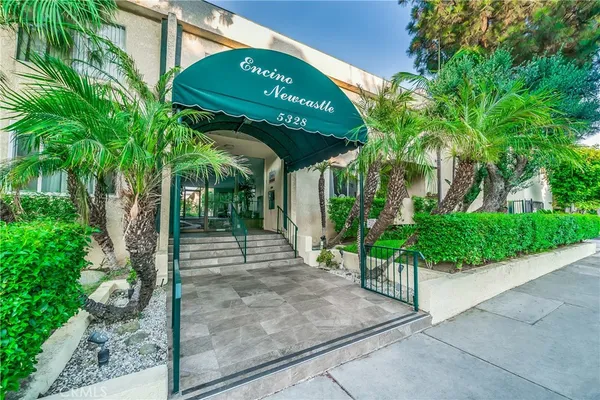 $379,900 | 5328 Newcastle Avenue, Unit 61, Encino, CA 91316
