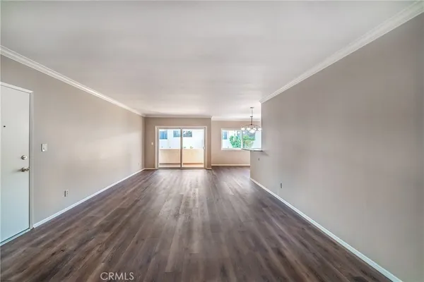 $379,900 | 5328 Newcastle Avenue, Unit 61, Encino, CA 91316