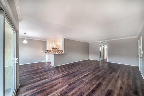 $379,900 | 5328 Newcastle Avenue, Unit 61, Encino, CA 91316