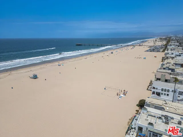 $4,199 | 20 Ironsides Street, Unit 8, Marina del Rey, CA 90292