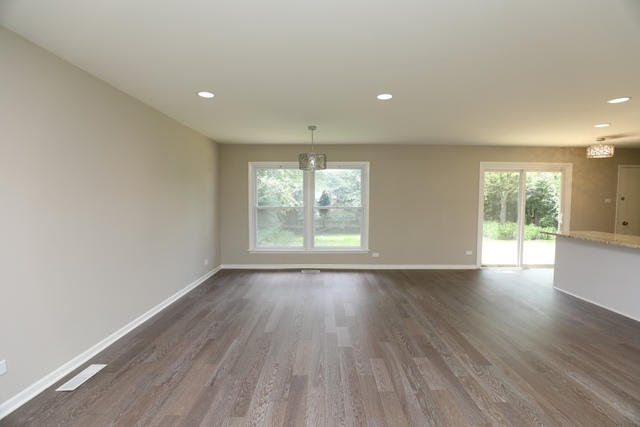 17504 Butternut Road Hazel Crest, IL 60429 - Photo 5 of 15