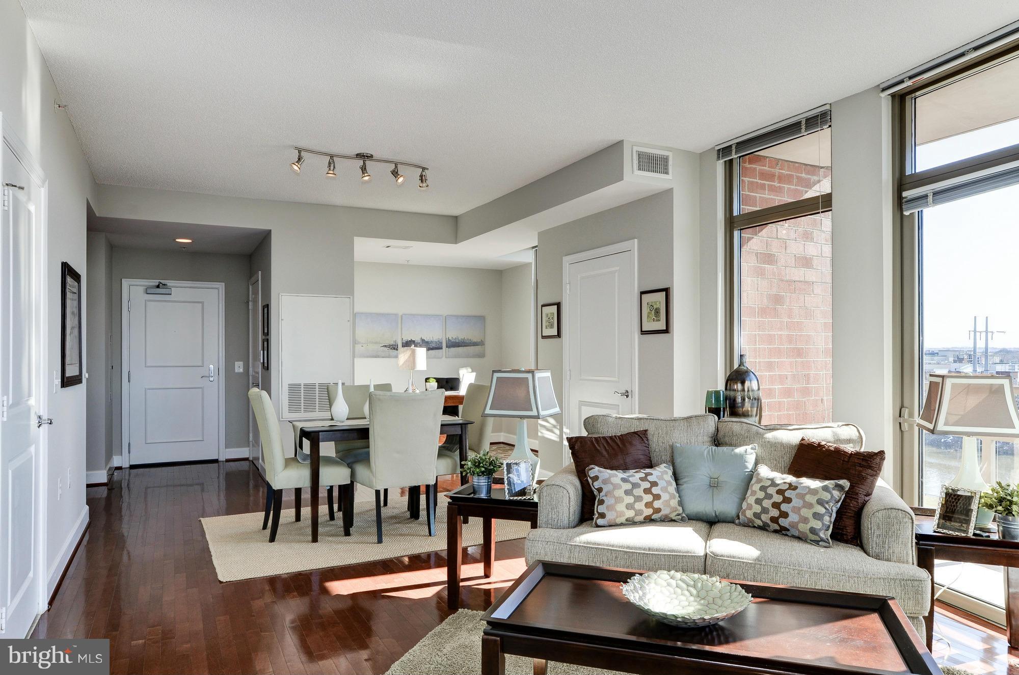 3600 South Glebe Road, Unit 501W Arlington, VA 22202 - Photo 11 of 27 Living Room