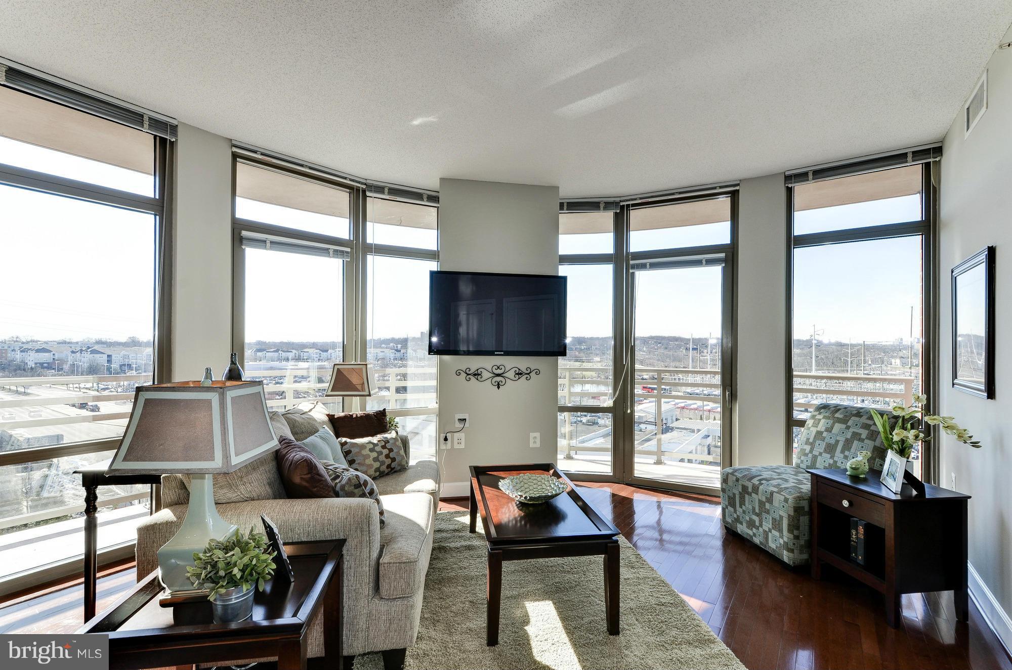 3600 South Glebe Road, Unit 501W Arlington, VA 22202 - Photo 13 of 27 Living Room