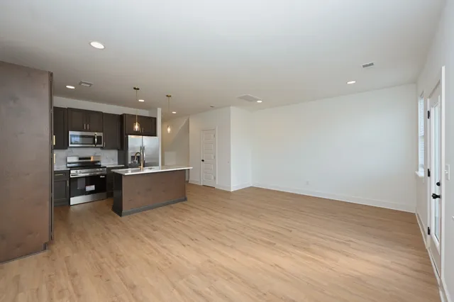 $1,950 | 127 High Pk Circle, Lebanon, TN 37087