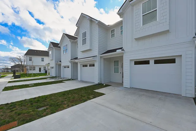 $1,950 | 127 High Pk Circle, Lebanon, TN 37087