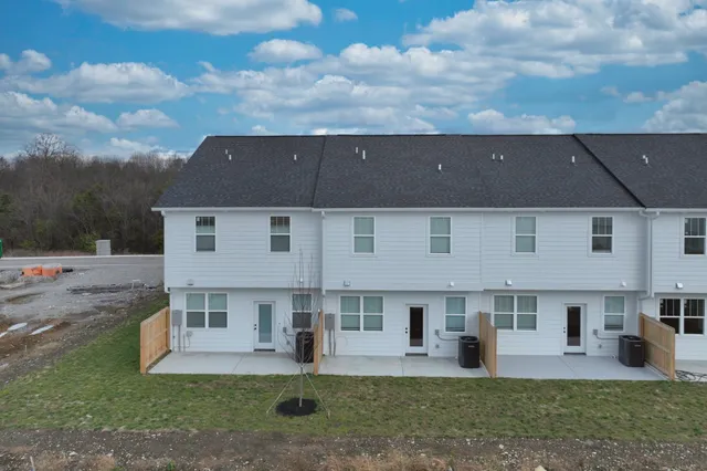 $1,950 | 127 High Pk Circle, Lebanon, TN 37087