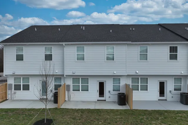 $1,950 | 127 High Pk Circle, Lebanon, TN 37087