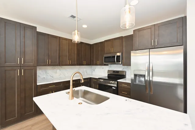 $1,950 | 127 High Pk Circle, Lebanon, TN 37087