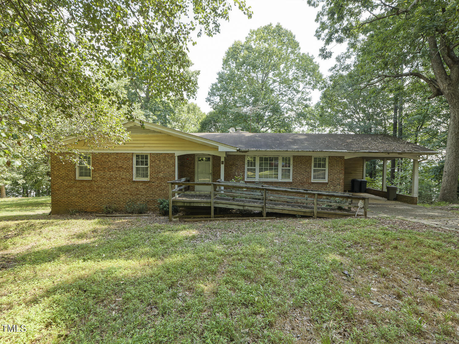 7100 Delta Bluff Lane Raleigh, NC 27606 - Photo 7 of 35 004