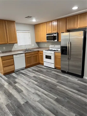 $1,675 | 6042 Peaceful Creek Street, Henderson, NV 89011