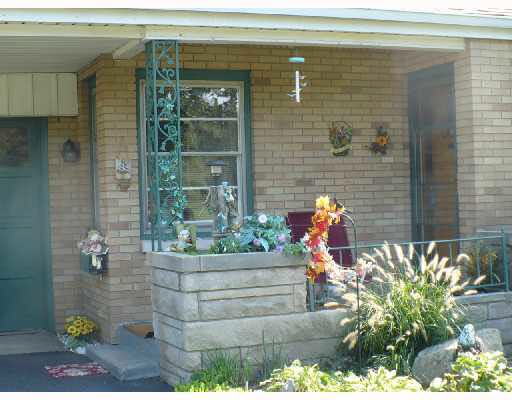 52282 Laurel Road South Bend, IN 46637 - Photo 2 of 8 Gallery Image 2