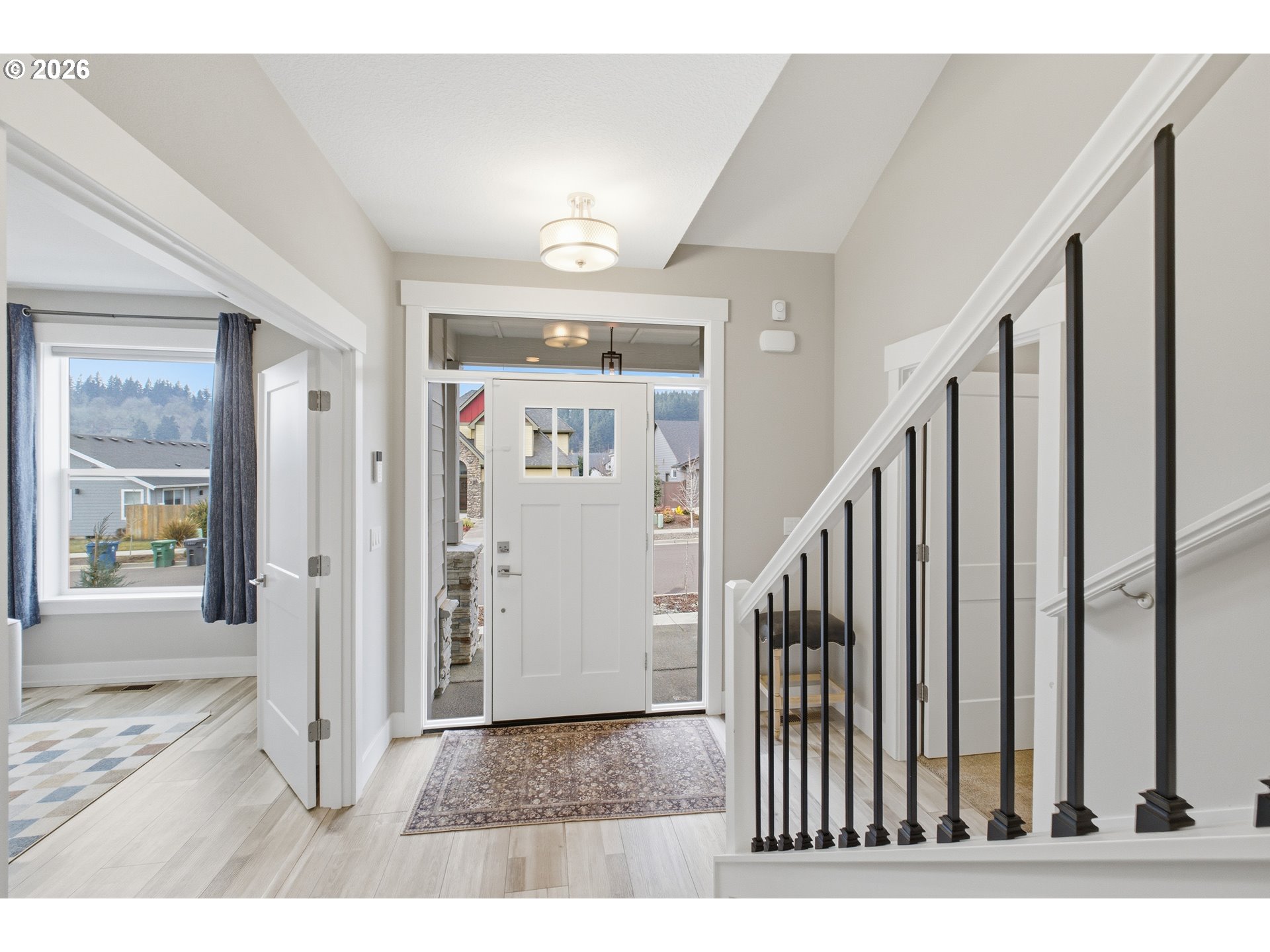 816 Riley Drive Northeast Silverton, OR 97381 - Photo 3 of 48