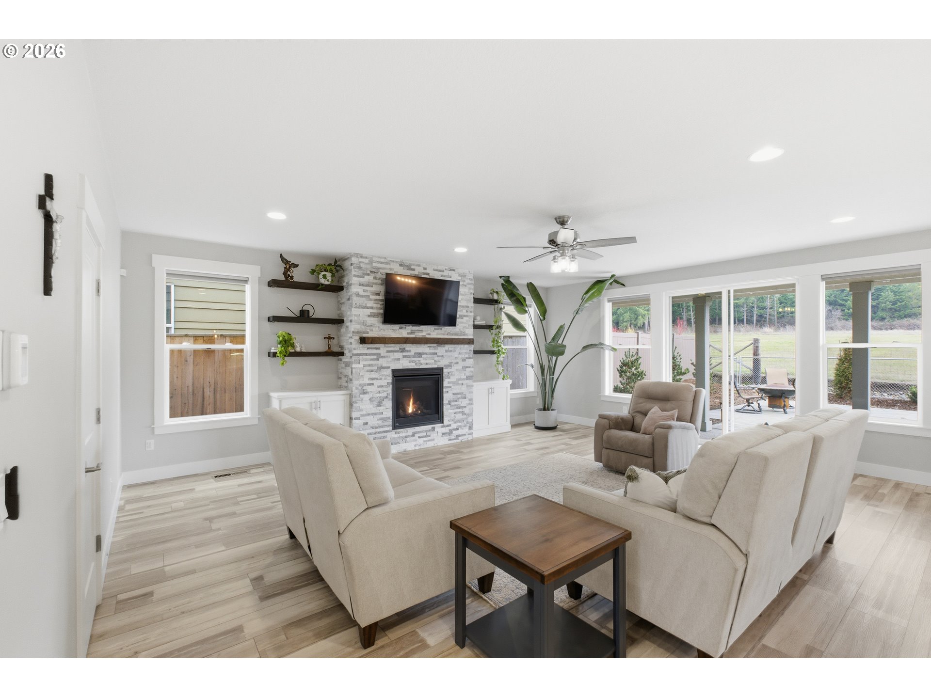 816 Riley Drive Northeast Silverton, OR 97381 - Photo 4 of 48