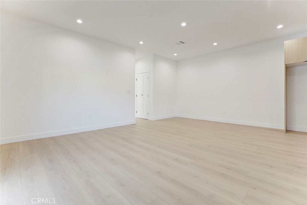 2240 North Keystone Street Burbank, CA 91504 - Photo 10 of 24 a view of empty room