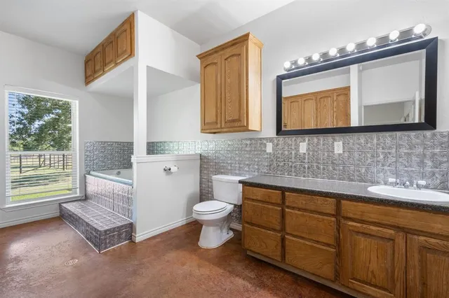 $585,000 | 510 South Swanson Road, Mineral Wells, TX 76067