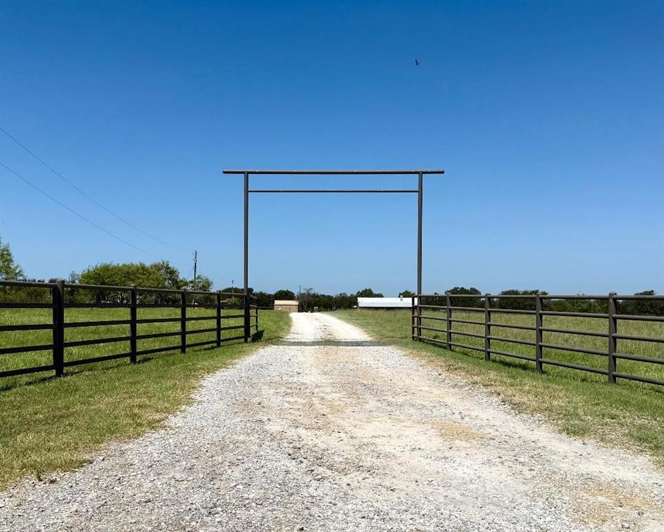 510 South Swanson Road Mineral Wells, TX 76067 - Photo 4 of 38