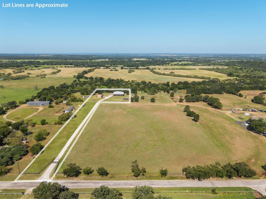 510 South Swanson Road Mineral Wells, TX 76067 - Photo 6 of 38 a view of an ocean and beach