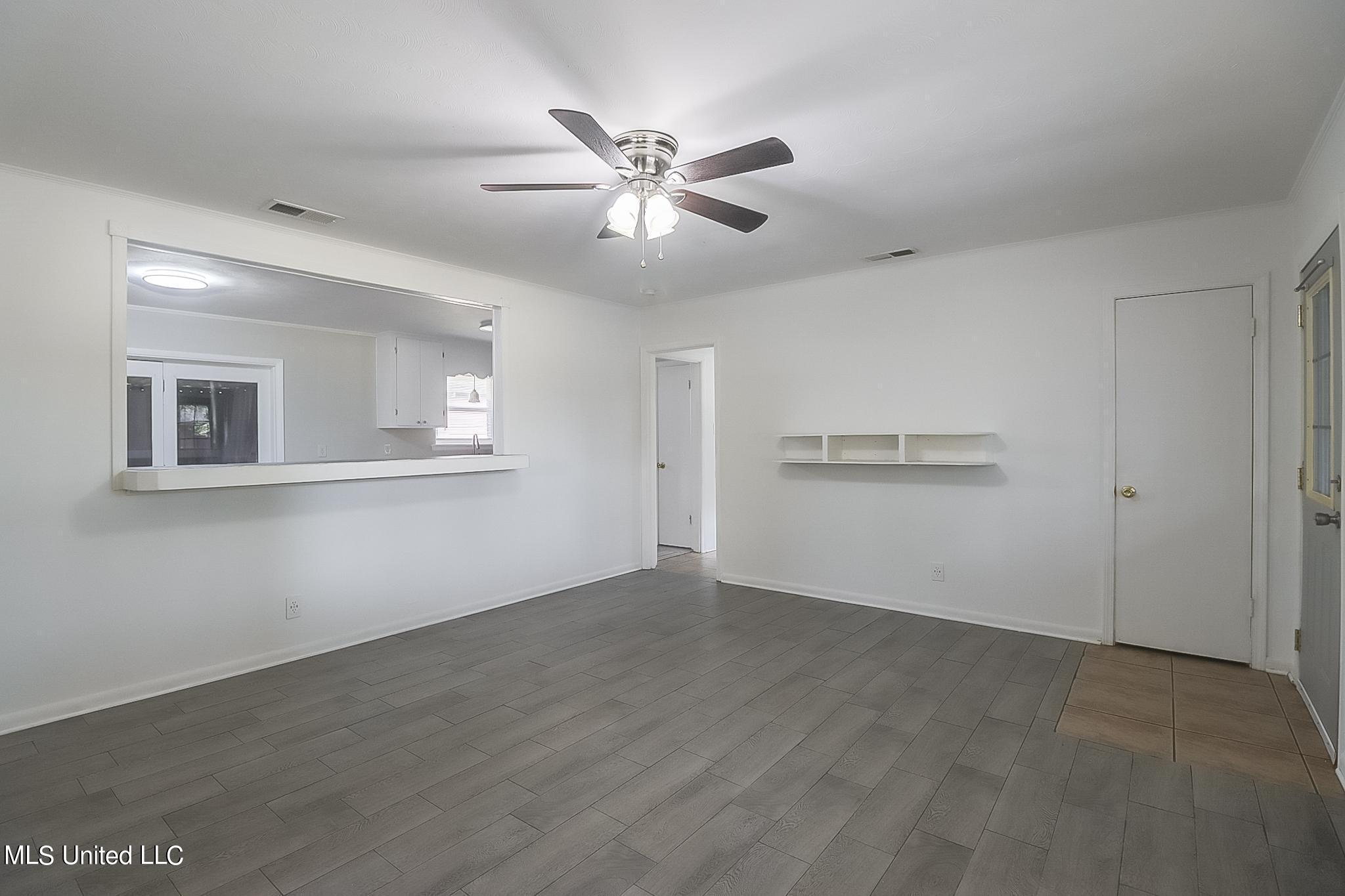 301 Larosa Road Long Beach, MS 39560 - Photo 5 of 22 IMG_9366