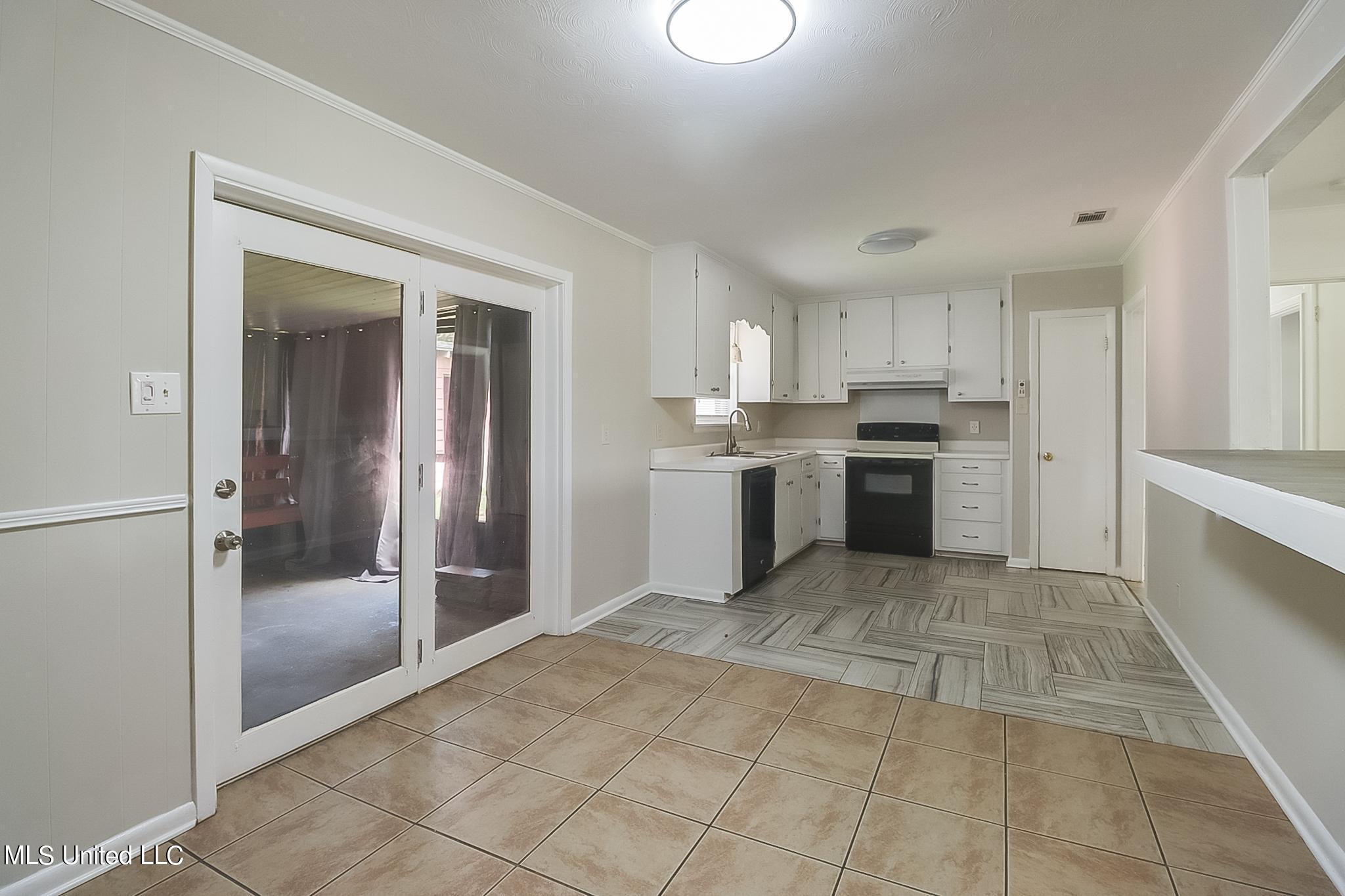 301 Larosa Road Long Beach, MS 39560 - Photo 7 of 22 IMG_9372