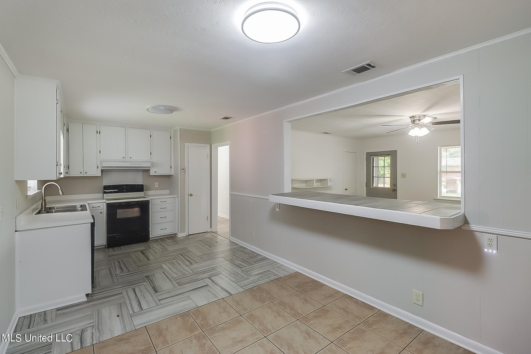 301 Larosa Road Long Beach, MS 39560 - Photo 9 of 22 IMG_9378