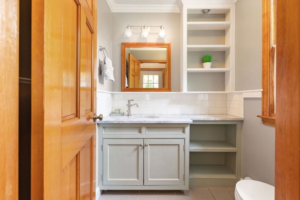 9 Spring Hill Road Boston, MA 02136 - Photo 18 of 32