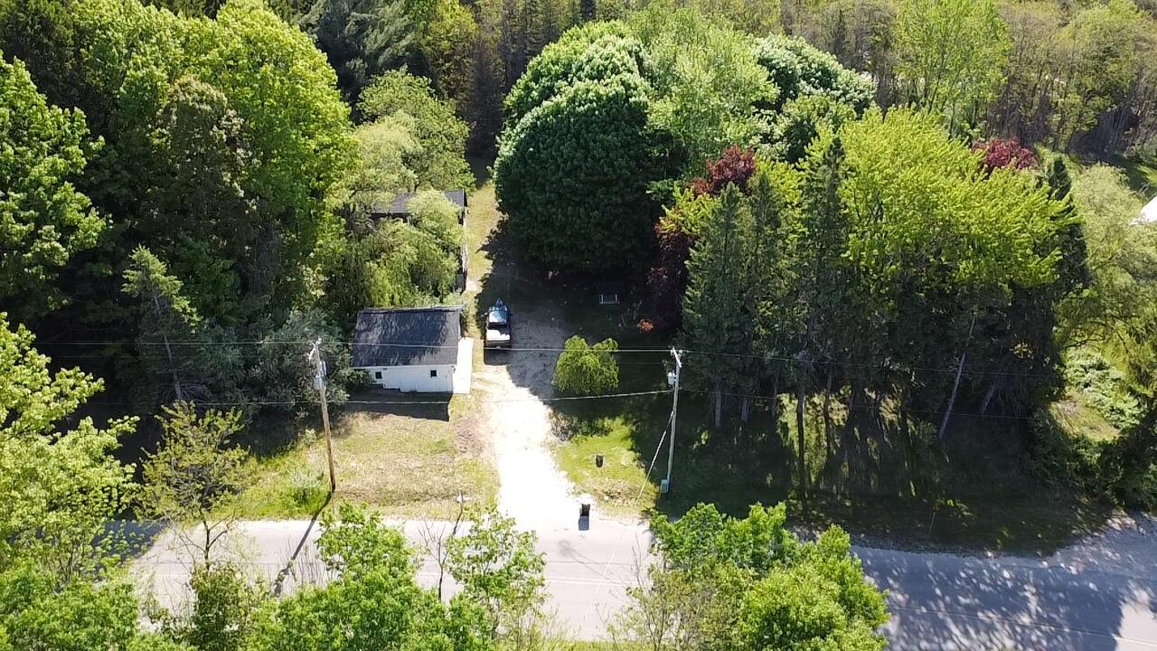 8819 Erdman Road Onekama, MI 49675 - Photo 9 of 61 2026-05-28-10-23-46-630
