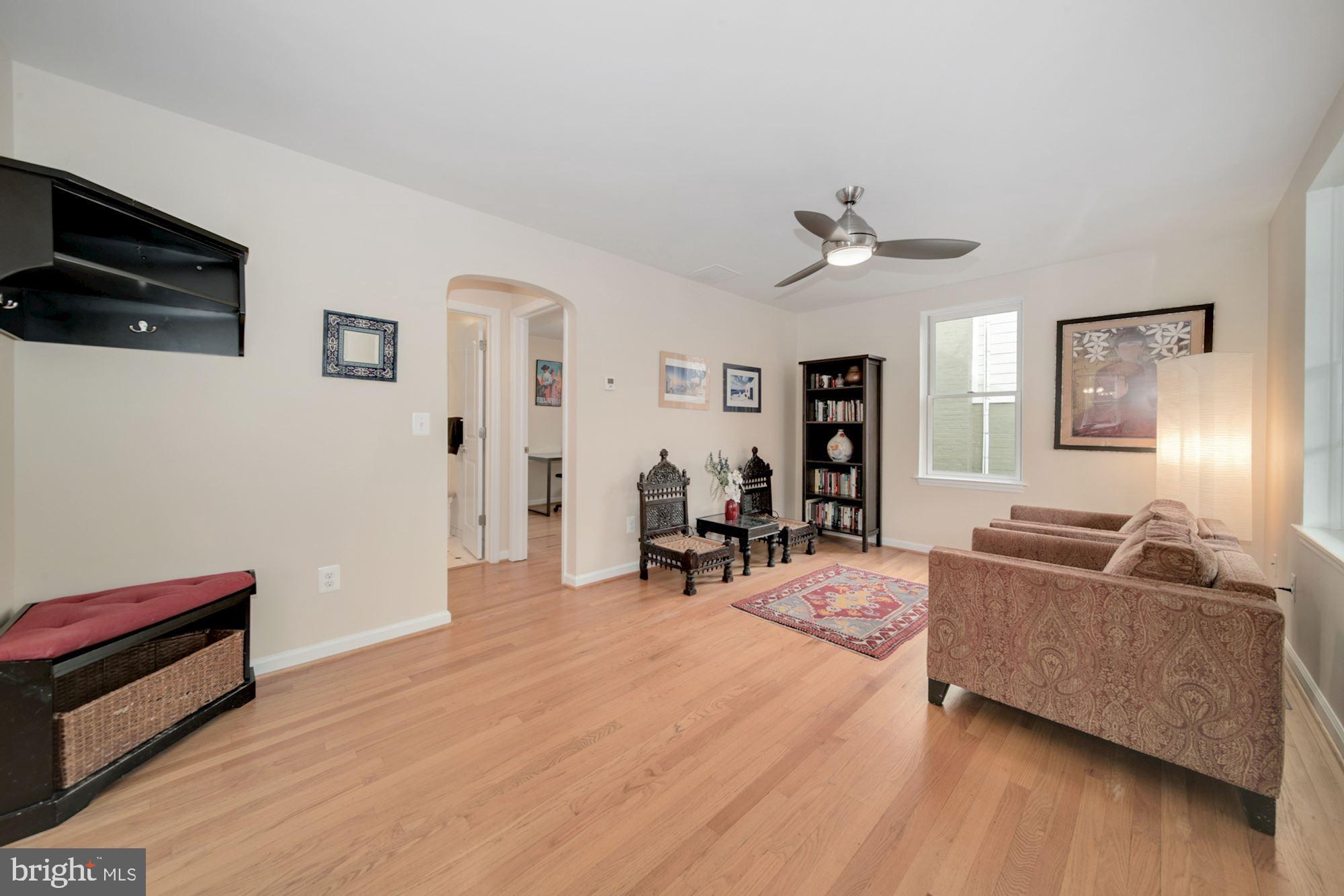 9130 Bradford Road Silver Spring, MD 20901 - Photo 13 of 34