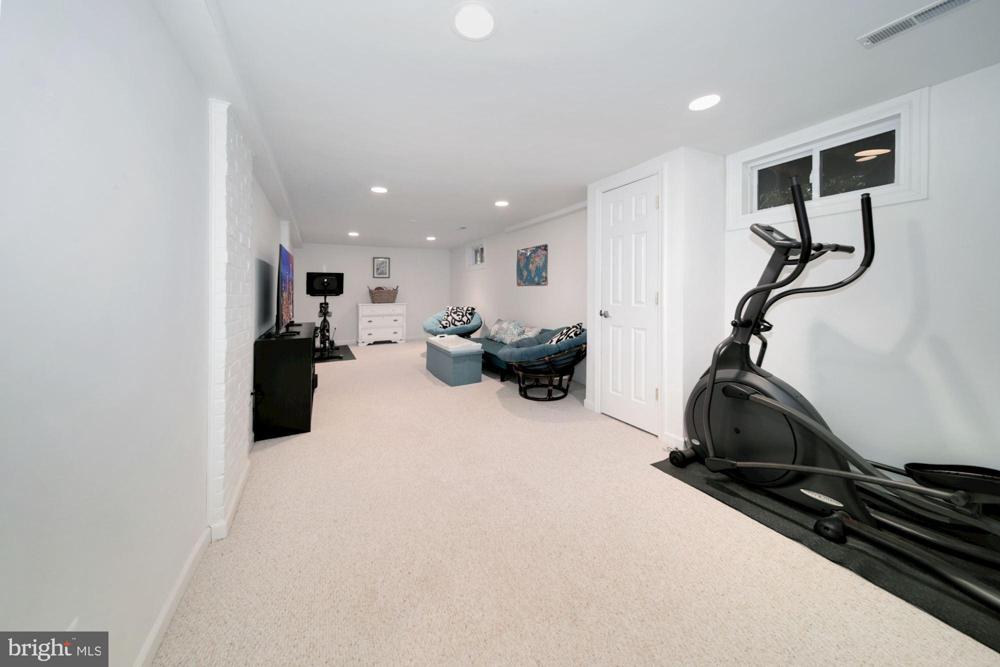 9130 Bradford Road Silver Spring, MD 20901 - Photo 23 of 34