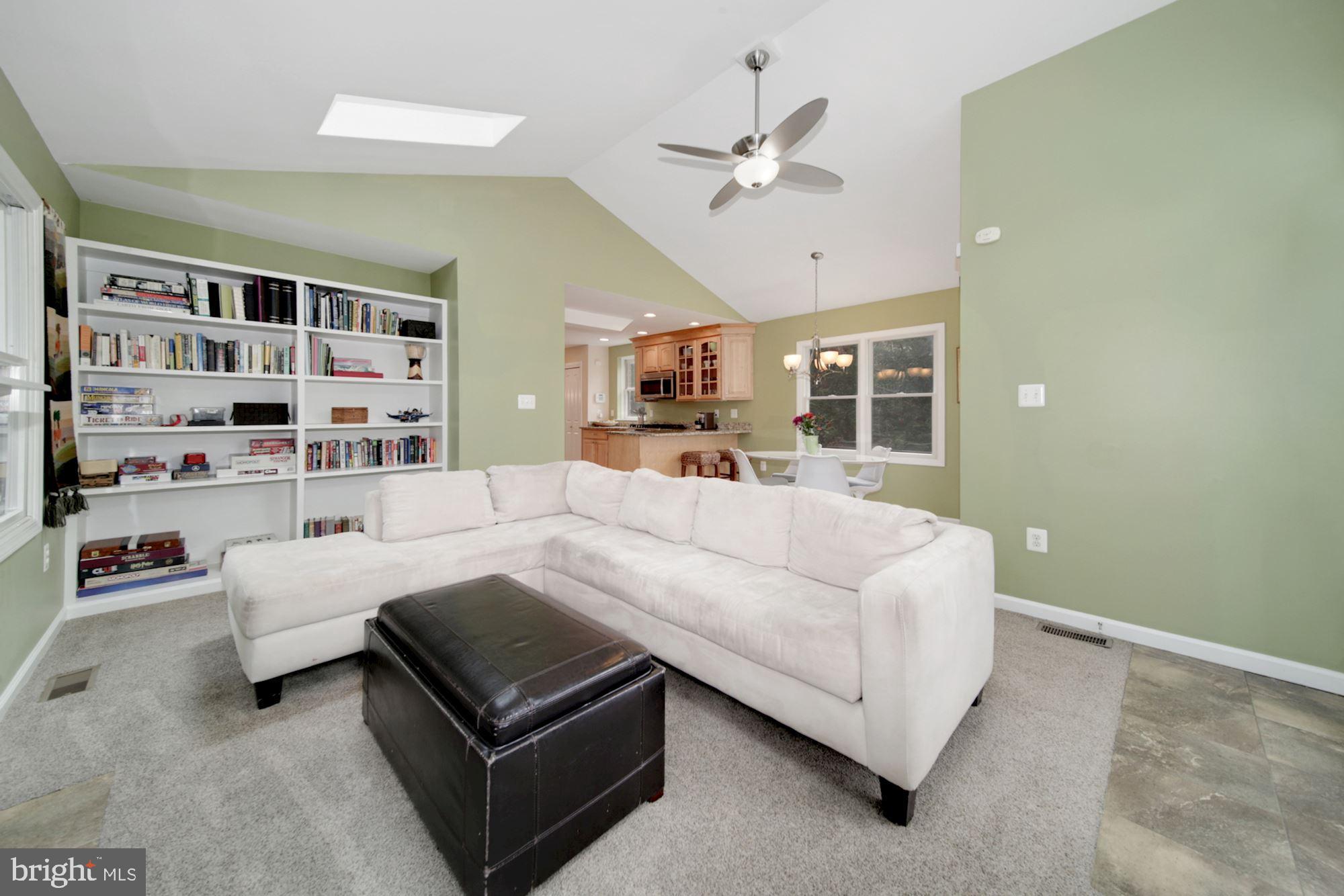 9130 Bradford Road Silver Spring, MD 20901 - Photo 5 of 34