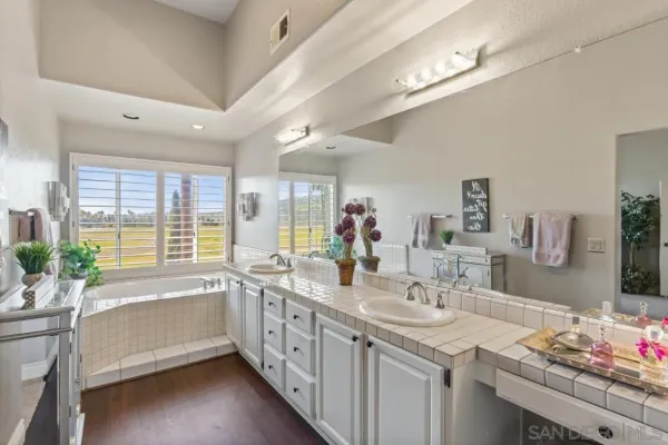 $889,000 | 56 VÃa Casitas, Bonsall, CA 92003