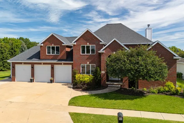 $599,900 | 494 Windingbrook Drive, Oshkosh, WI 54904