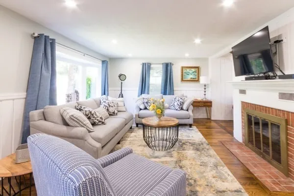 $7,500 | 43 Edgartown Road, Vineyard Haven, MA 02568