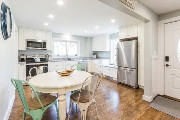 $7,500 | 43 Edgartown Road, Vineyard Haven, MA 02568