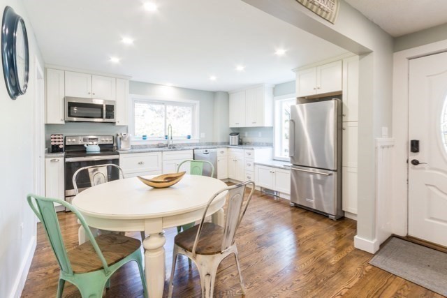 43 Edgartown Road Vineyard Haven, MA 02568 - Photo 3 of 12