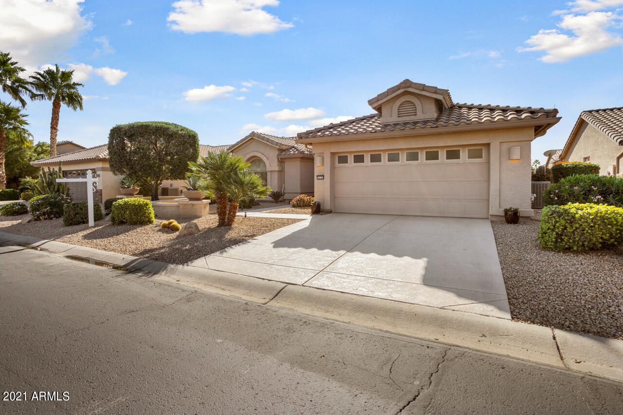 16125 Piccadilly Road Goodyear, AZ 85395 - Photo 4 of 45 4-Front-of-Home