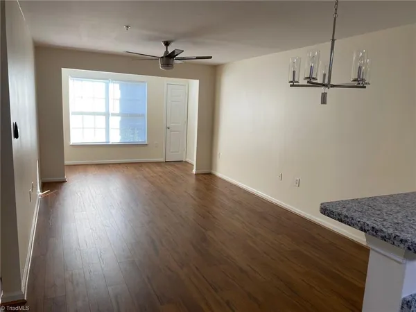 $900 | 5236 Hilltop Road, Unit 211, Jamestown, NC 27282