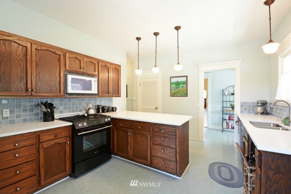 1620 Rucker Avenue Everett, WA 98201 - Photo 11 of 21
