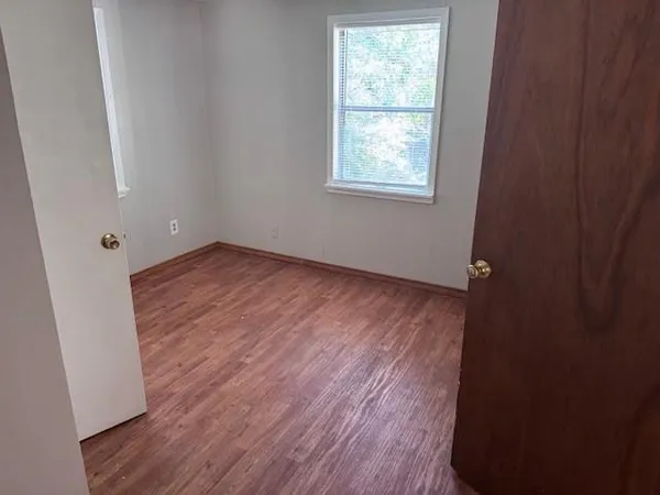 $1,000 | 1233 13th Northwest, Paris, TX 75460