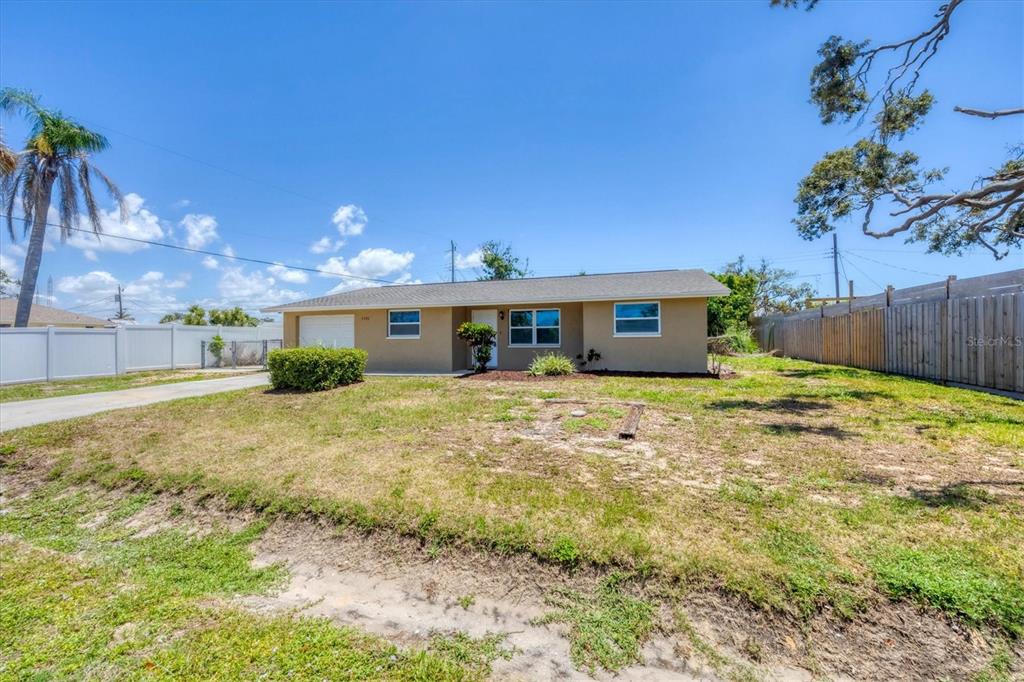 1533 Olympia Road Venice, FL 34293 - Photo 6 of 42 Gallery Image 6