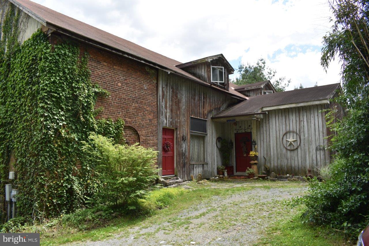537 Hottenstein Road Kutztown, PA 19530 - Photo 3 of 55 Gallery Image 3