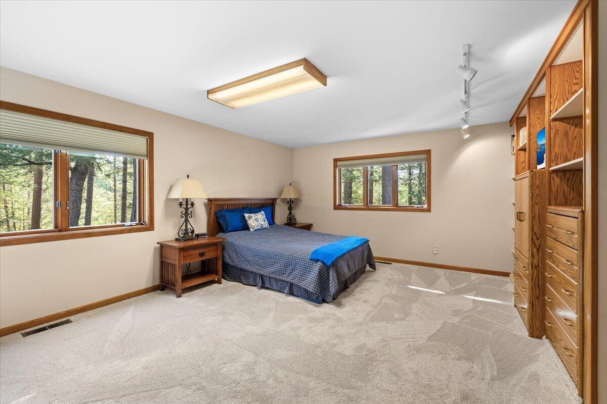 2267 Old Military Road Central Point, OR 97502 - Photo 19 of 39