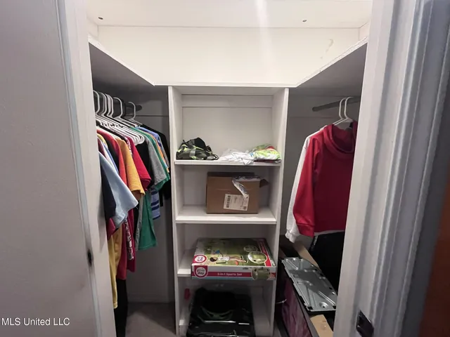 $220,000 | 811 North Maple Drive, D'Lo, MS 39044