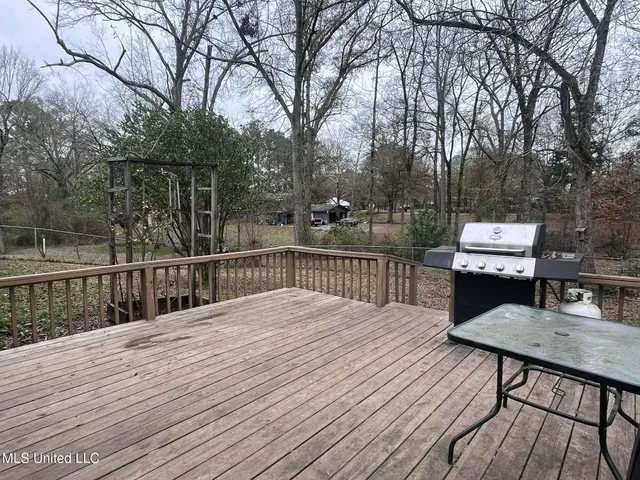 $220,000 | 811 North Maple Drive, D'Lo, MS 39044