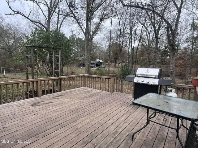 $220,000 | 811 North Maple Drive, D'Lo, MS 39044